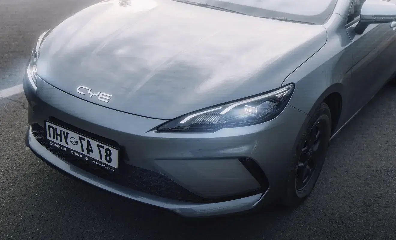 Car image 2