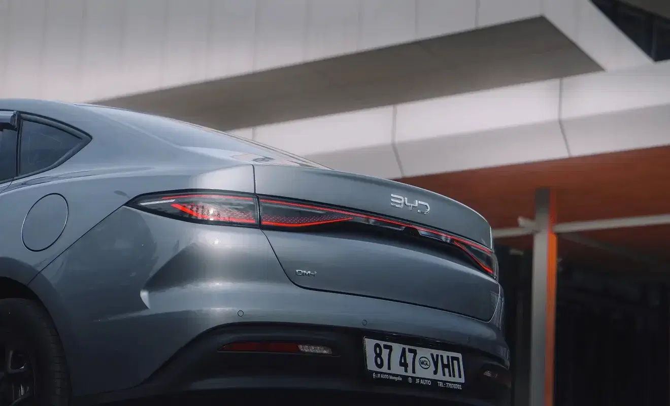 Car image 4