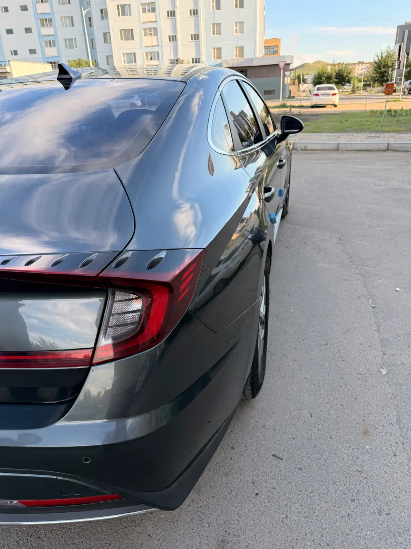 Car image 6