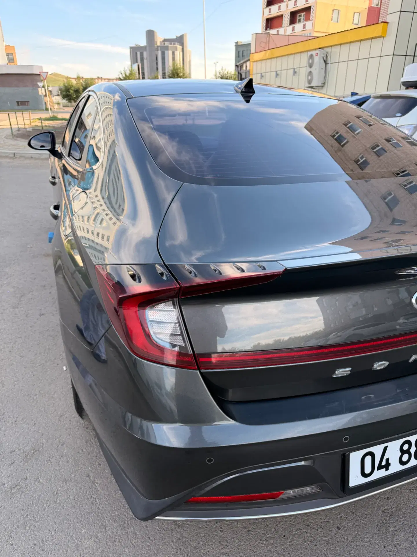 Car image 10