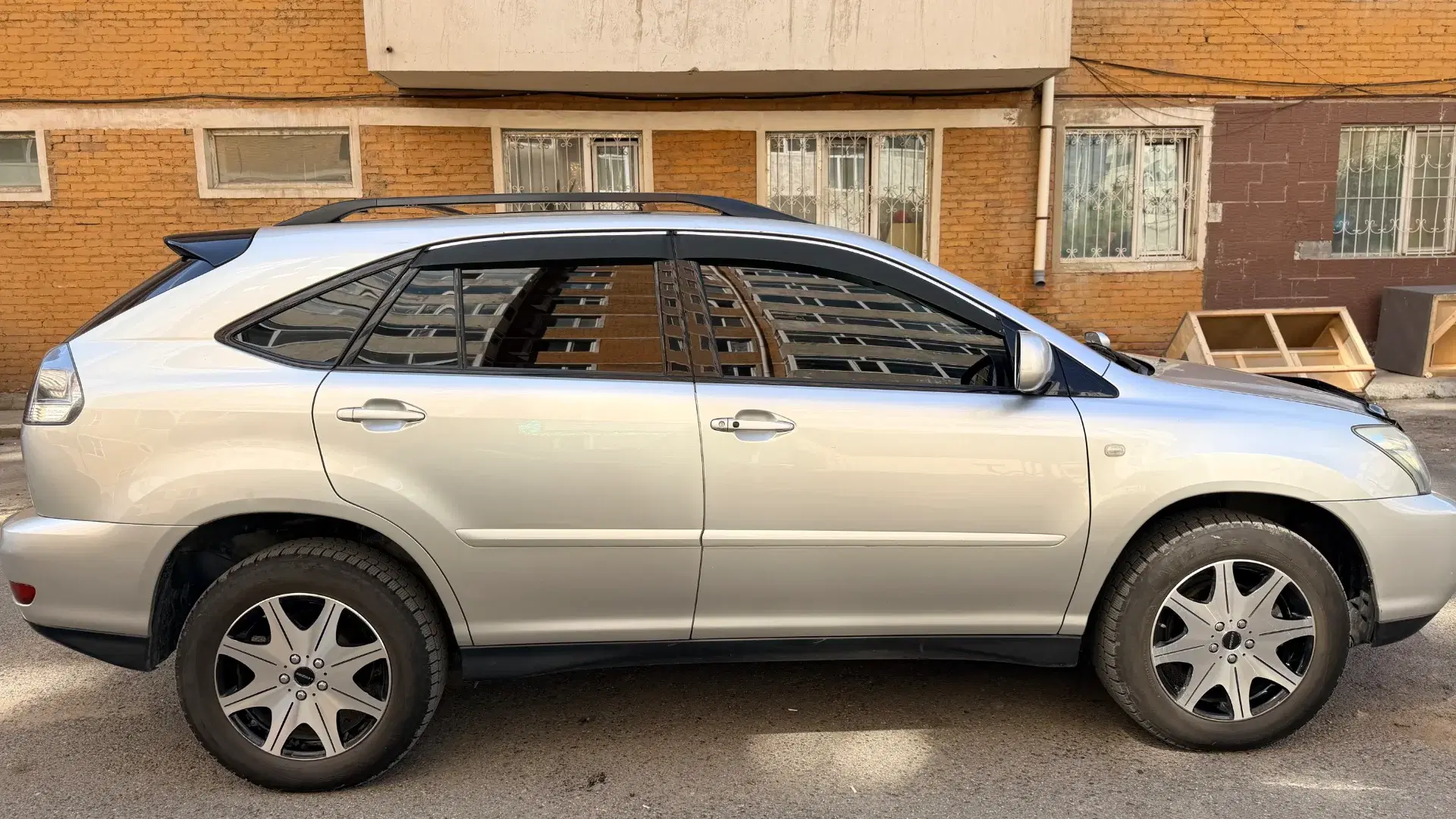 Car image 8