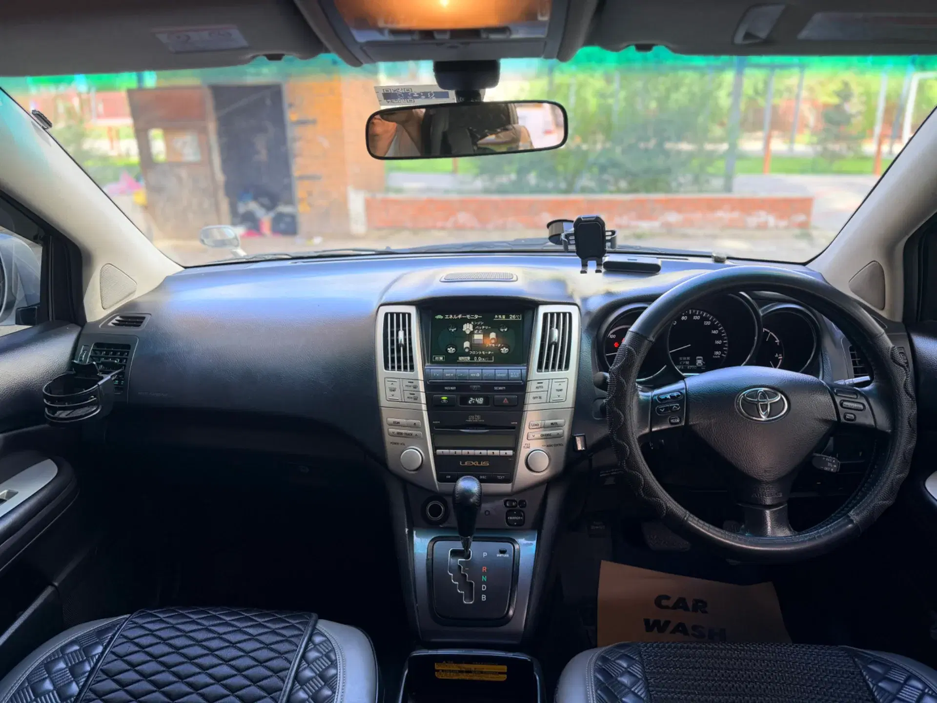 Car image 14