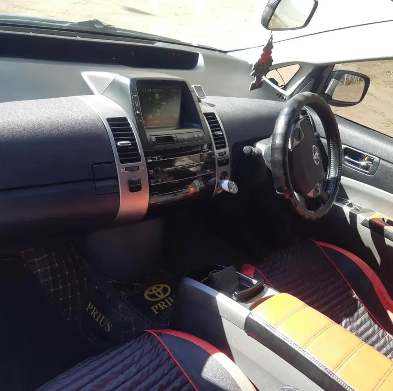 Car image 3