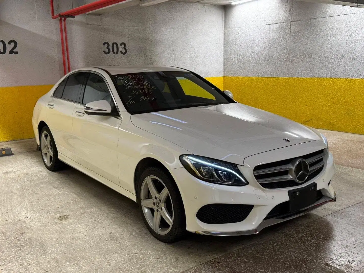 Car image 3