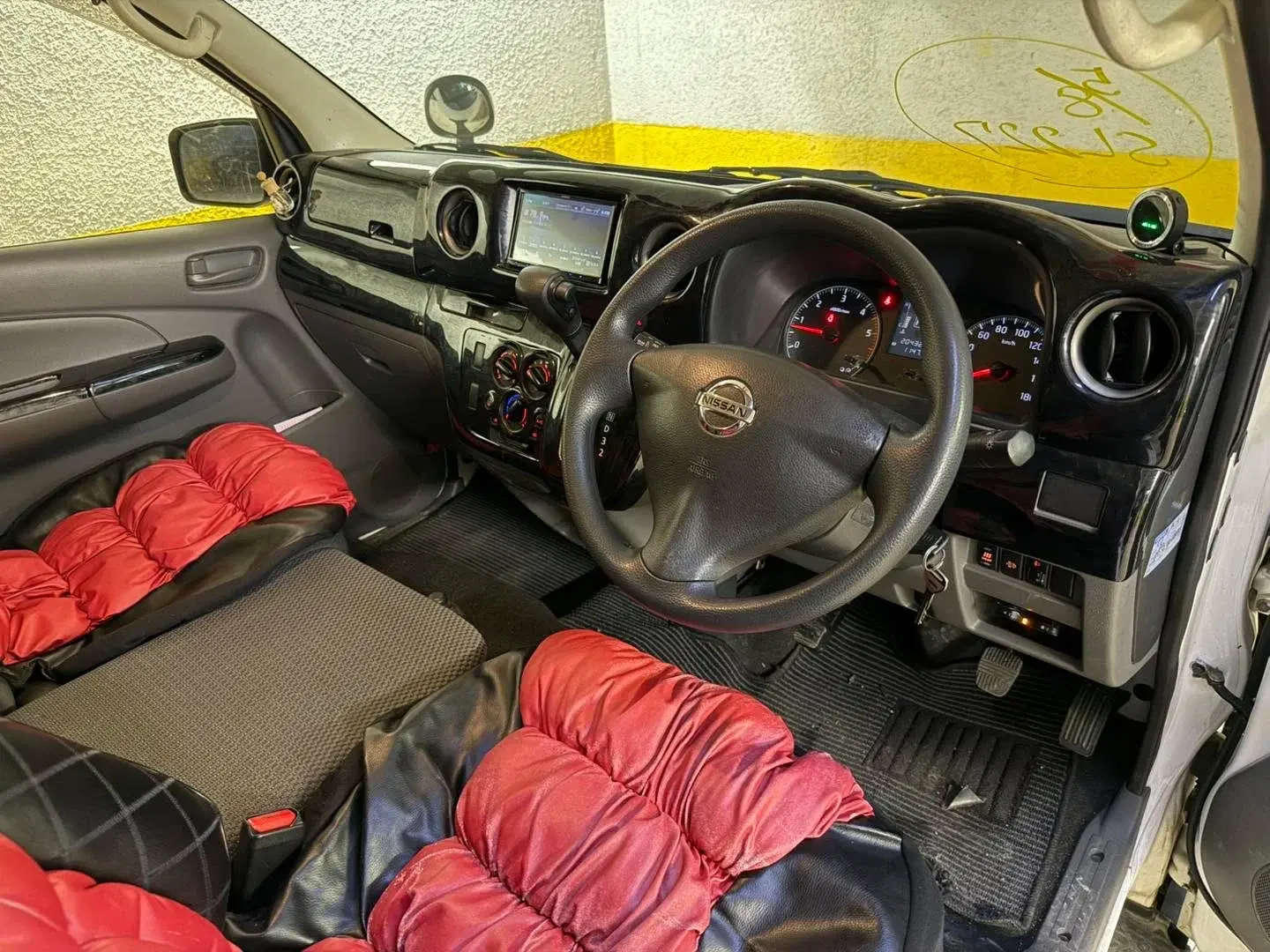 Car image 8